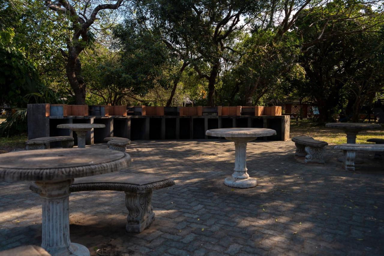 Gooderson Dumazulu Lodge Hluhluwe Bagian luar foto