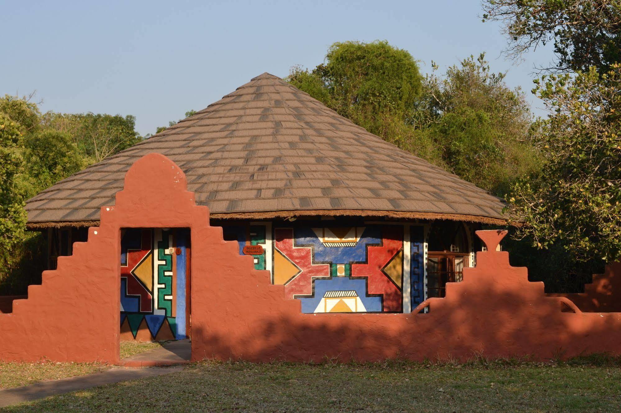 Gooderson Dumazulu Lodge Hluhluwe Bagian luar foto