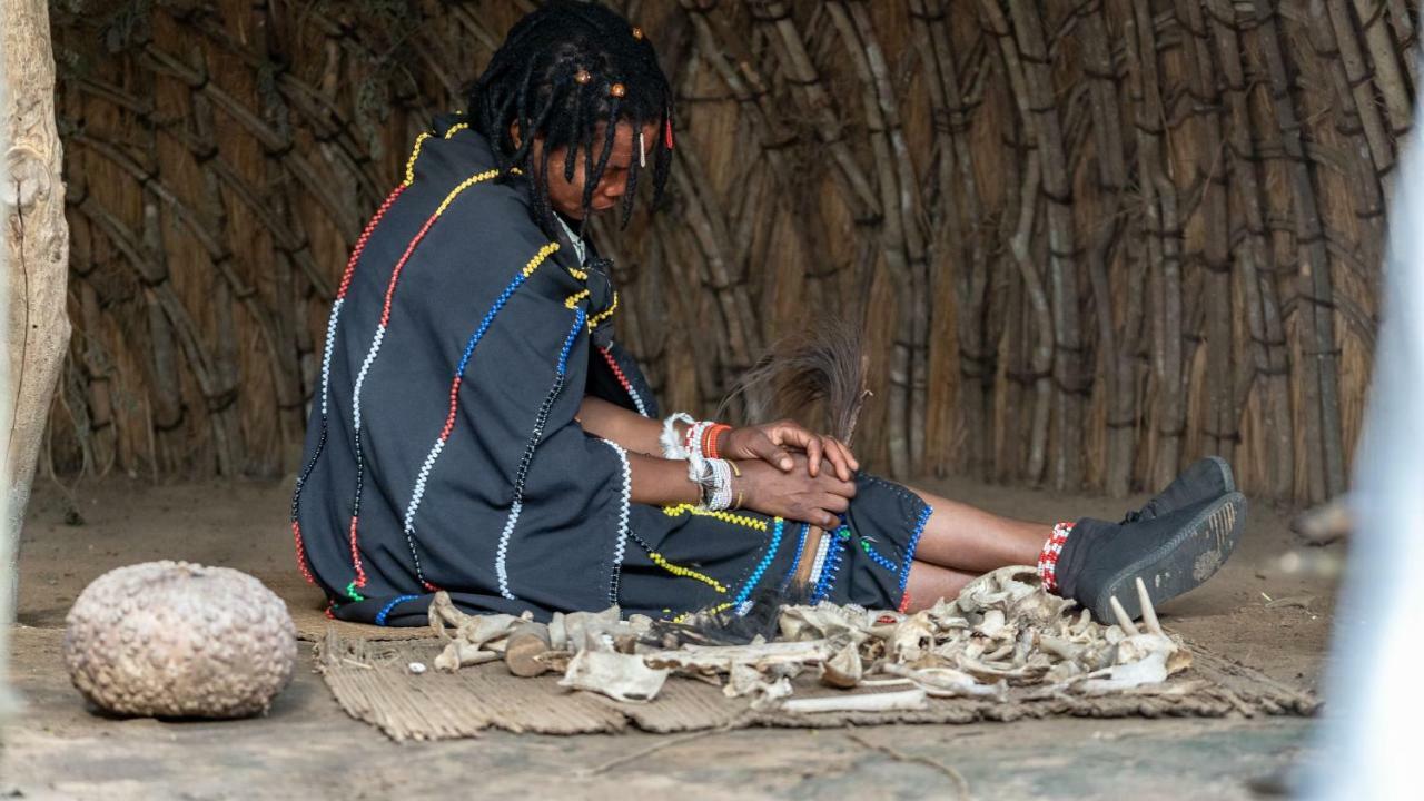 Gooderson Dumazulu Lodge Hluhluwe Bagian luar foto