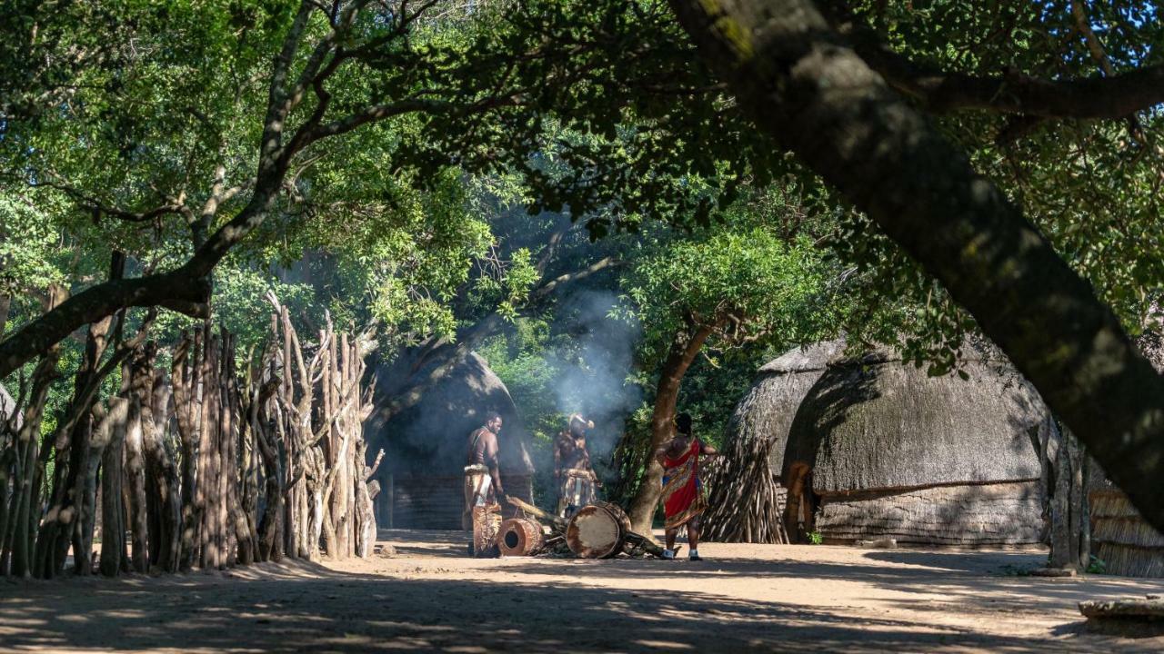 Gooderson Dumazulu Lodge Hluhluwe Bagian luar foto